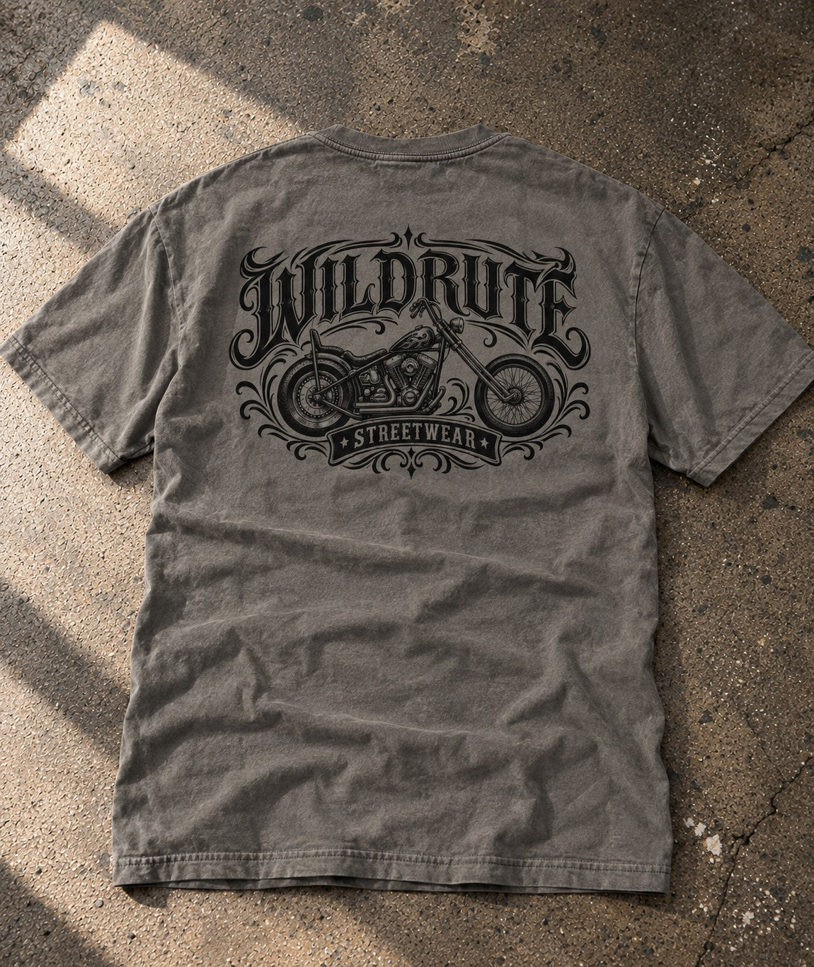 WILDRUTE Chopper Tee, grey, back, on concrete floor